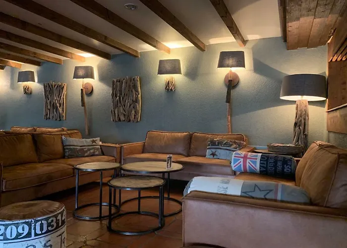 Отель Champoussin Lodge Шампуссин